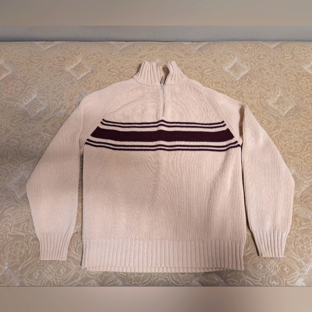 A Gap men's ribbed 1/4 zip chunky sweater in a size large. EUC